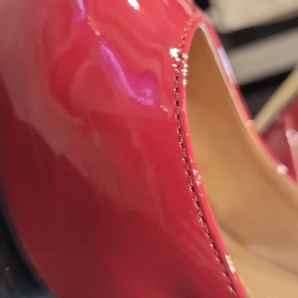 PRE-LOVED๐ Michael Antonio Latanya Cherry Red Patent Leather Platform Pumps! - Picture 8 of 12